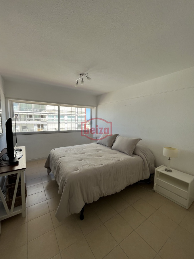 Apartamento ID.165954 - Alquiler dos dormitorios en Peninsula* 