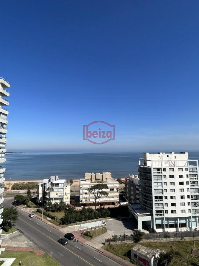 Apartamento ID.20227 - Playa Mansa - Frente al mar - Muy completo en servicios