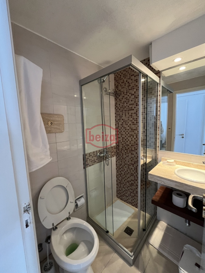 Apartamento ID.165954 - Alquiler dos dormitorios en Peninsula* 
