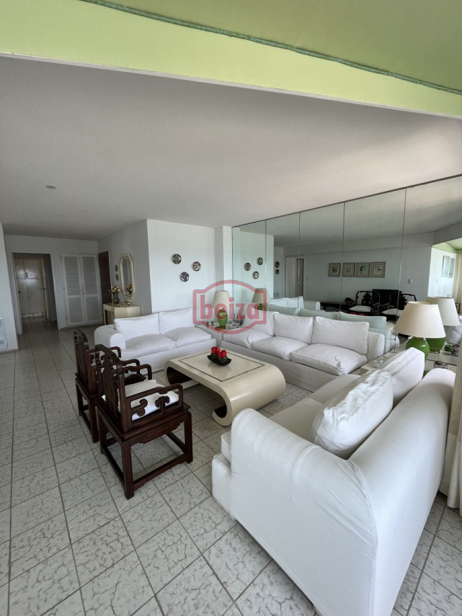 Apartamento ID.28/Apartamentos-en-Alquiler--Beiza-Propiedades - Apartamento en Peninsula, 2 dormitorios *