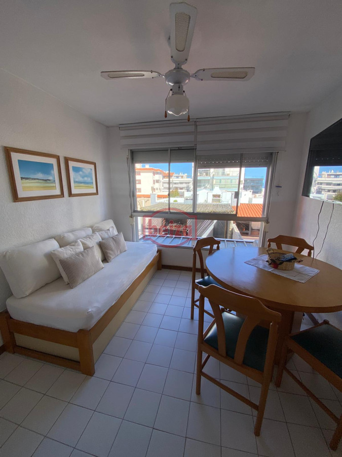 Apartamento ID.160906/Céntrico--Planta-amplia,-ideal-para-disfrutar-sus-vacaciones - Excelente ubicación, a pasos del puerto y de la plaza