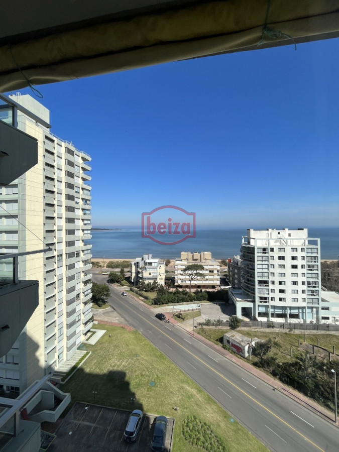Apartamento ID.20227 - Playa Mansa - Frente al mar - Muy completo en servicios