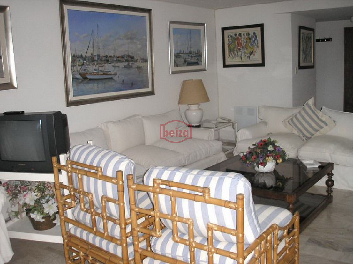 Apartamento ID.70066 - Avenida Roosevelt - Parada 11
