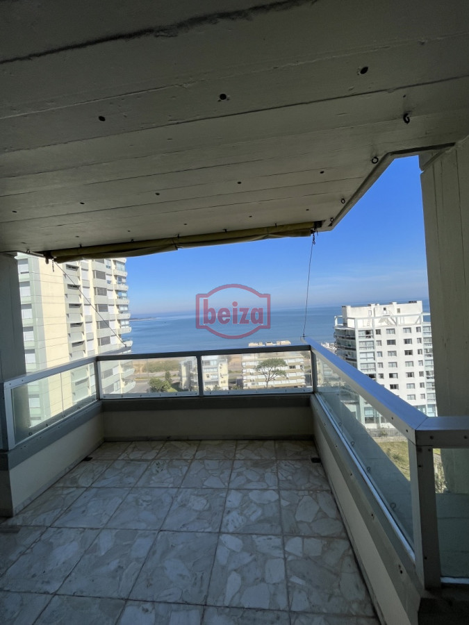 Apartamento ID.20227 - Playa Mansa - Frente al mar - Muy completo en servicios
