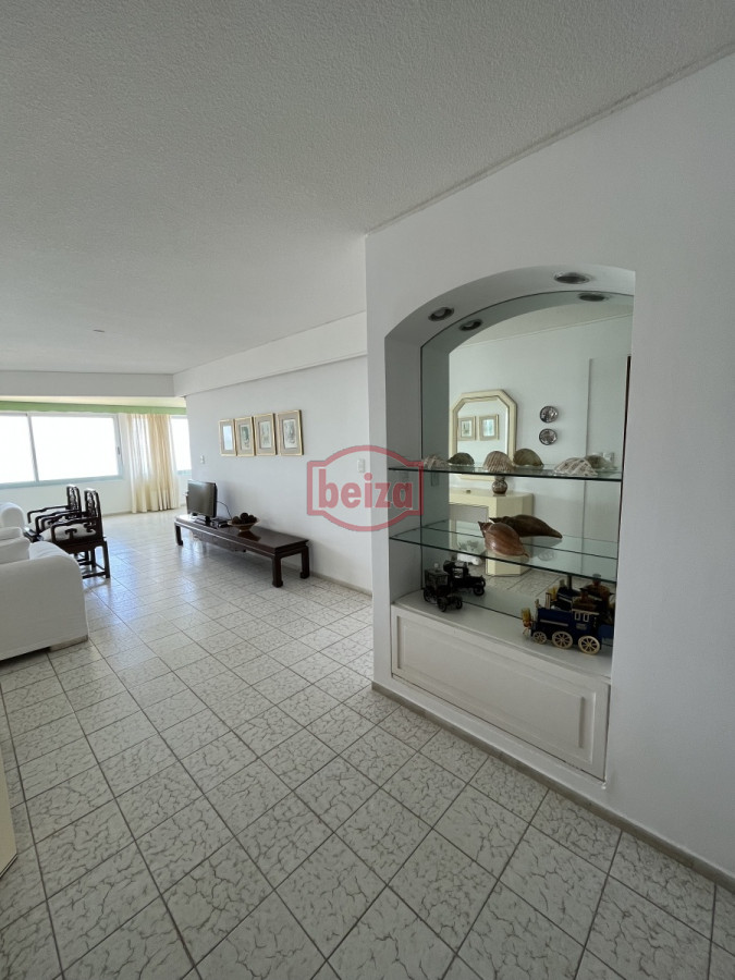 Apartamento ID.28/Apartamentos-en-Alquiler--Beiza-Propiedades - Apartamento en Peninsula, 2 dormitorios *
