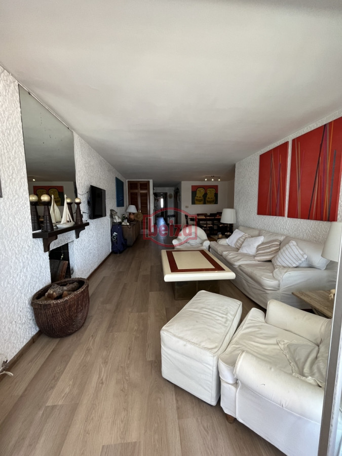 Apartamento ID.10400/Oportunidad-Cómodo-Apto-2-Dormitorios-En-Gorlero - Apartamento de 3 dormitorios en el Puerto