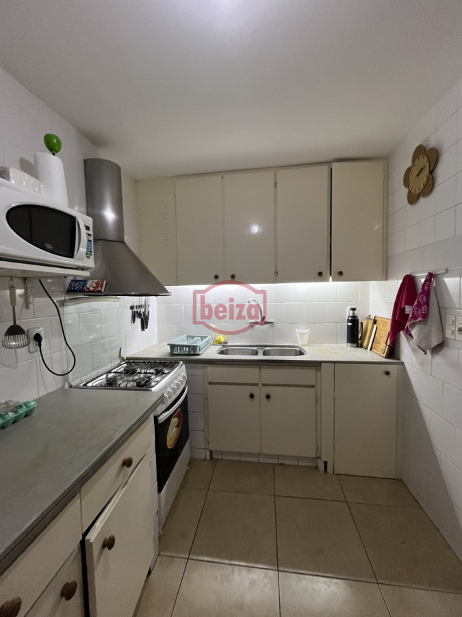 Apartamento ID.10400/Oportunidad-Cómodo-Apto-2-Dormitorios-En-Gorlero - Apartamento de 3 dormitorios en el Puerto