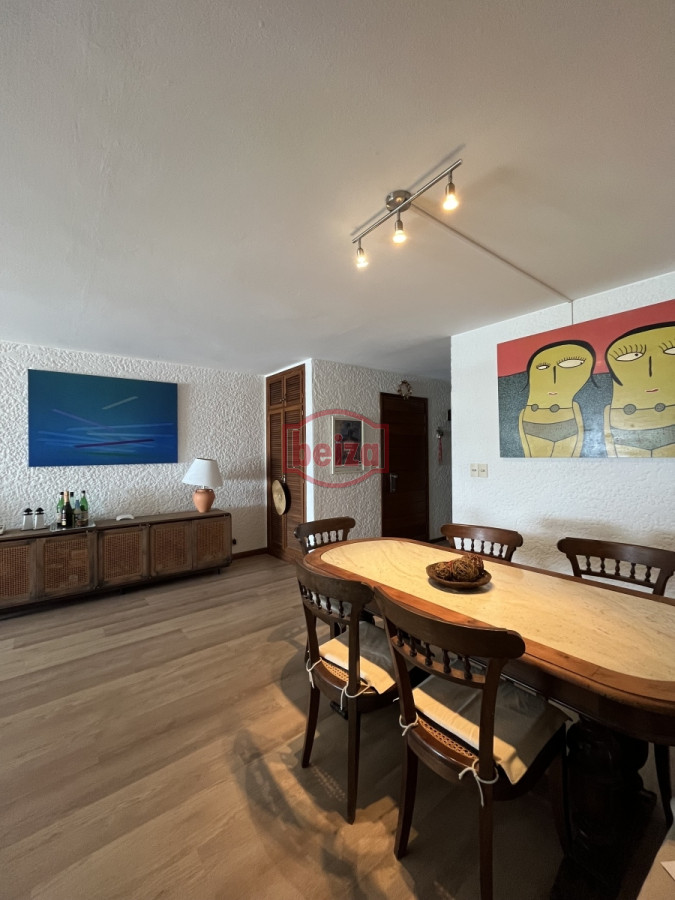 Apartamento ID.10400/Oportunidad-Cómodo-Apto-2-Dormitorios-En-Gorlero - Apartamento de 3 dormitorios en el Puerto