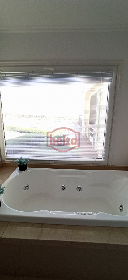 Apartamento ID.164087/Venta-Y-alquiler-de-apartamento-de-3-dormitorios-en-Punta-del-Este - Veramansa de tres dormitorios y dependencia de servicio