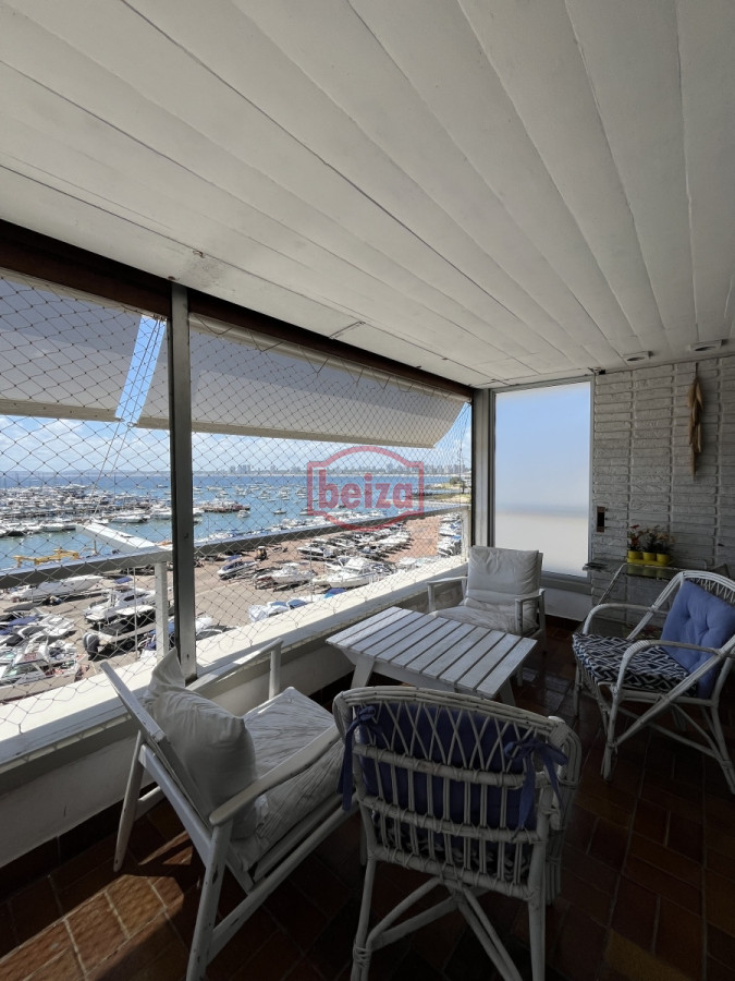 Apartamento ID.10400/Oportunidad-Cómodo-Apto-2-Dormitorios-En-Gorlero - Apartamento de 3 dormitorios en el Puerto