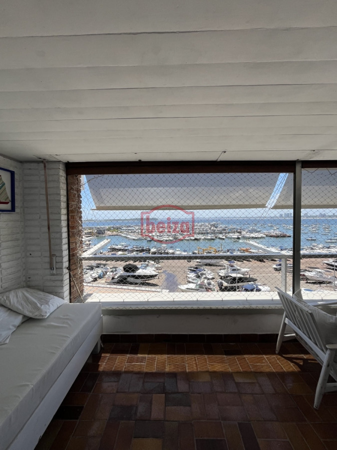 Apartamento ID.10400/Oportunidad-Cómodo-Apto-2-Dormitorios-En-Gorlero - Apartamento de 3 dormitorios en el Puerto