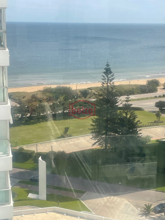 Apartamento ID.166400/Espectacular-apartamento-en-el-corazón-de-punta-del-este - Excelente departamento 