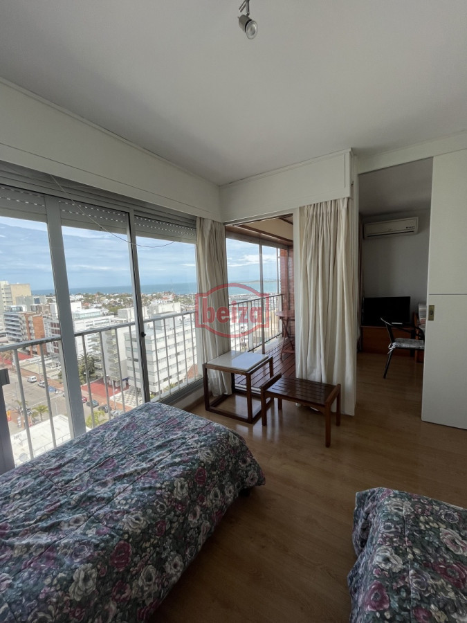 Apartamento ID.10446/Apartamento-de-3-dormitorios-en-el-Puerto - A metros del puerto muy próximo a plaza de los artesanos