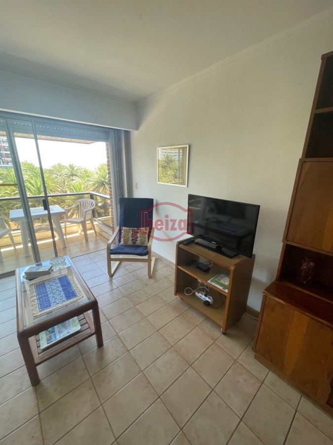 Apartamento ID.166090/Venta-de-un-dormitorio-frente-al-mar--Playa-Brava - ALQUILER ANUAL UNICO EN PENINSULA