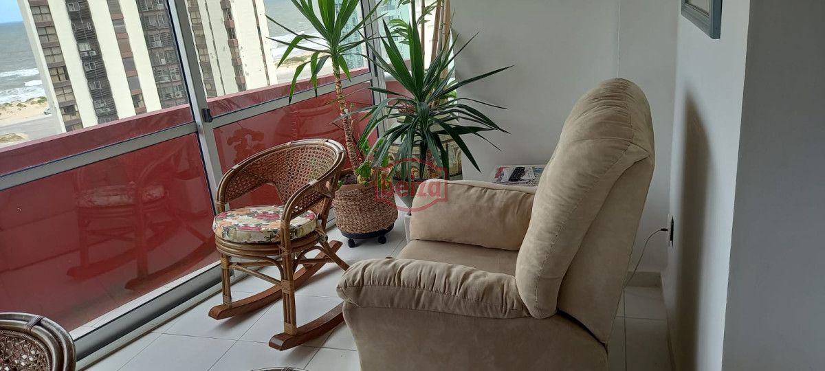 Apartamento ID.165990/Hermoso-Departamento-en-venta-en-moderna-Torre - Apartamento en Brava - Punta del Este