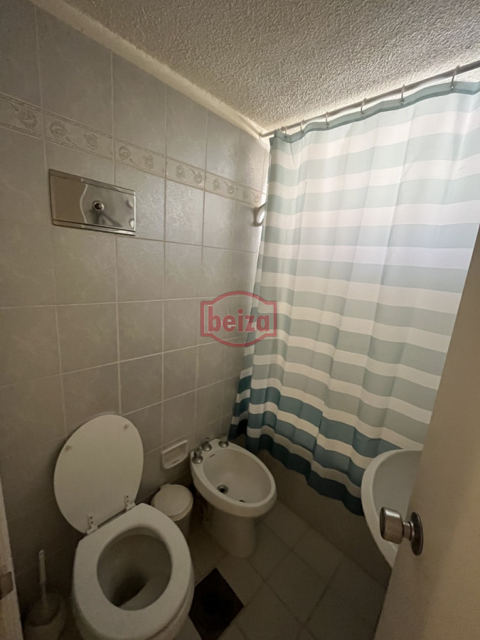 Apartamento ID.20228/Apartamento-3-dormitorios-en-alquiler-La-Barra - Playa Mansa - Buena vista al  mar