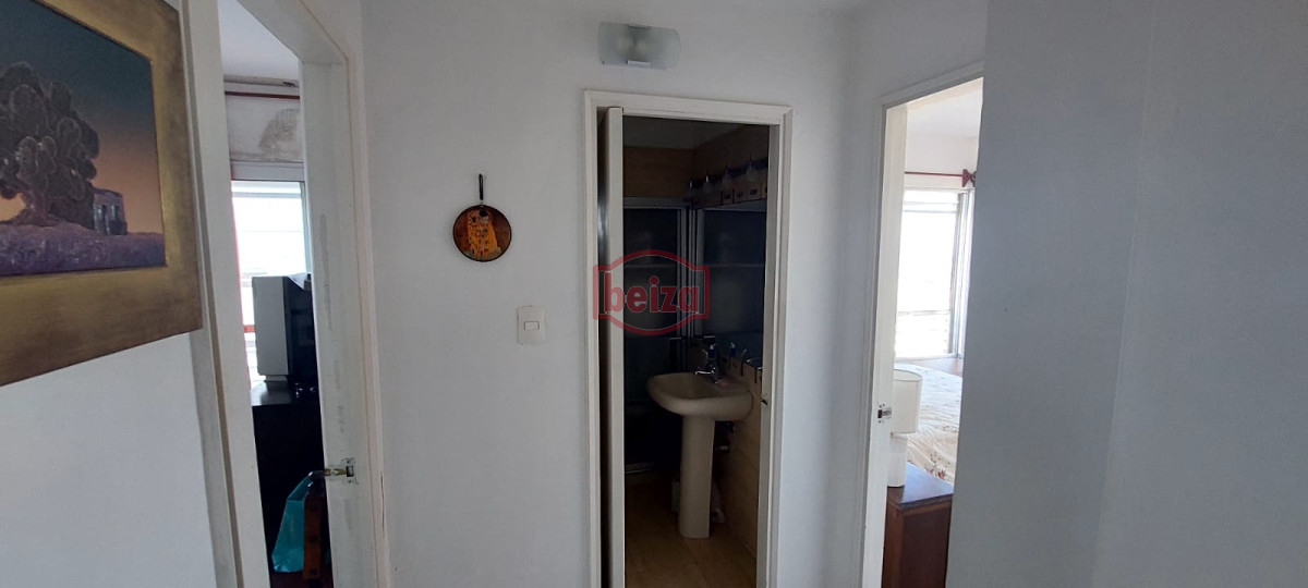 Apartamento ID.10757/Oportunidad-de-inversión-en-Punta-del-Este - A pasos del Puerto con buena vista a la Brava y a la Isla de lobos