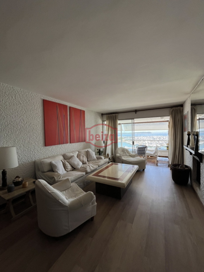 Apartamento ID.10400/Oportunidad-Cómodo-Apto-2-Dormitorios-En-Gorlero - Apartamento de 3 dormitorios en el Puerto
