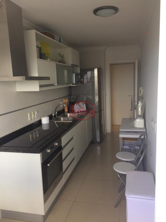 Apartamento ID.162909/VENTA-A-pasos-del-puerto--2-dormitorios-2-baños-con-garage - 2 Dormitorios y medio. Variedad de amenities.