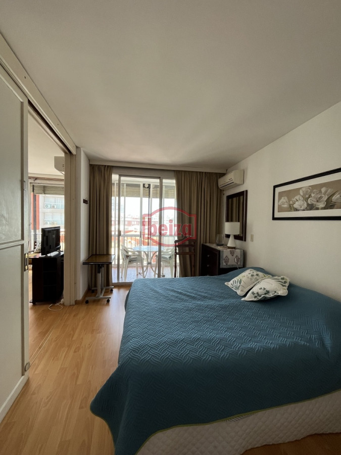 Apartamento ID.165955/A-pasos-del-Puerto-y-a-metros-de-la-plaza-Artigas - Apto de 1 dormitorio*