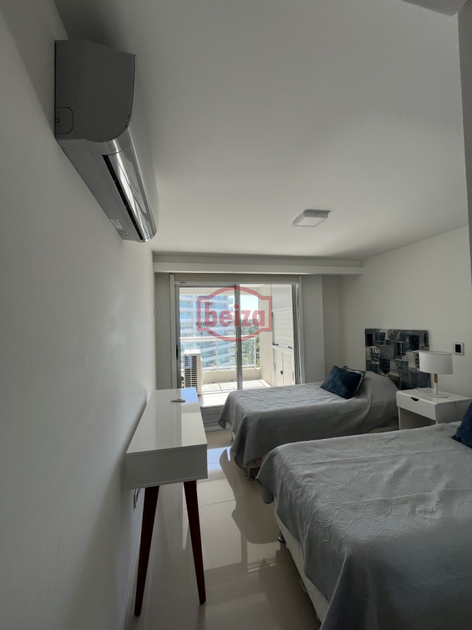 Apartamento ID.163777/Excelente-propiedad-muy-bien-ubicada,amplias-comodidades,pileta-climatizada.- - Frente al mar – Vista panorámica y ubicación inmejorable