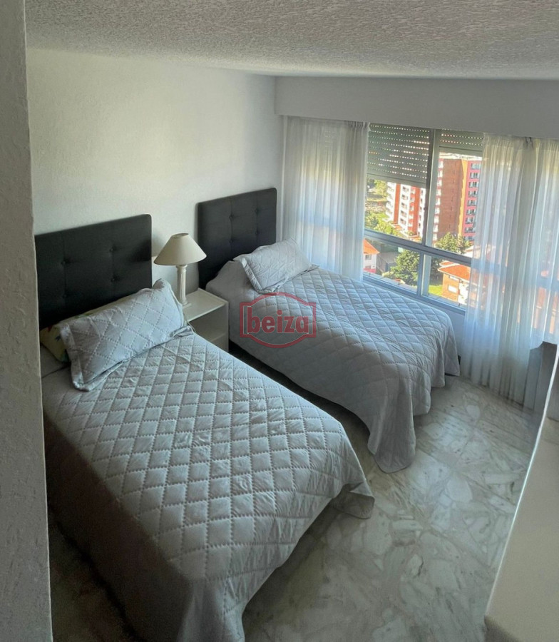 Apartamento ID.167004/PENINSULA-TRES-DORMITORIOS - alquiler tres dormitorios frente al mar