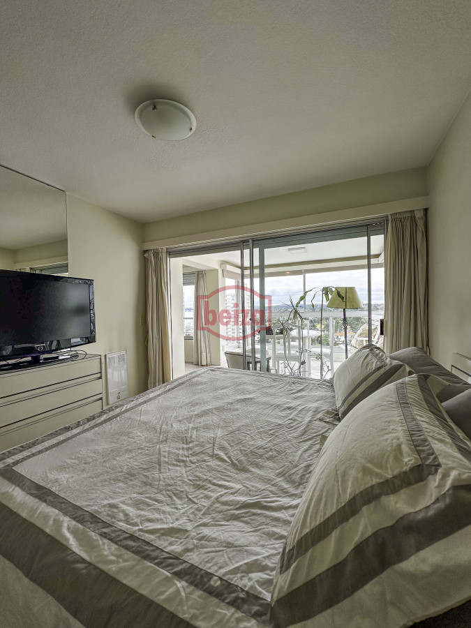 Apartamento ID.166400/Espectacular-apartamento-en-el-corazón-de-punta-del-este - Excelente departamento 