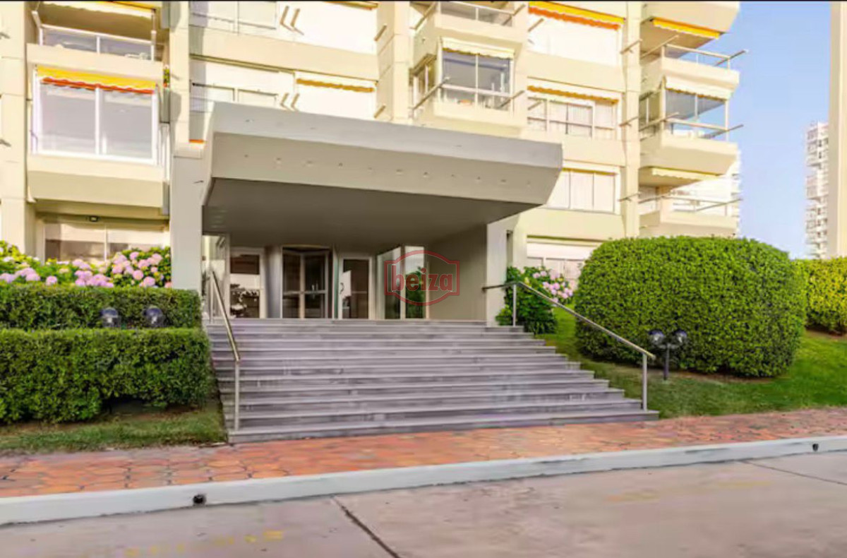 Apartamento ID.167004/PENINSULA-TRES-DORMITORIOS - alquiler tres dormitorios frente al mar