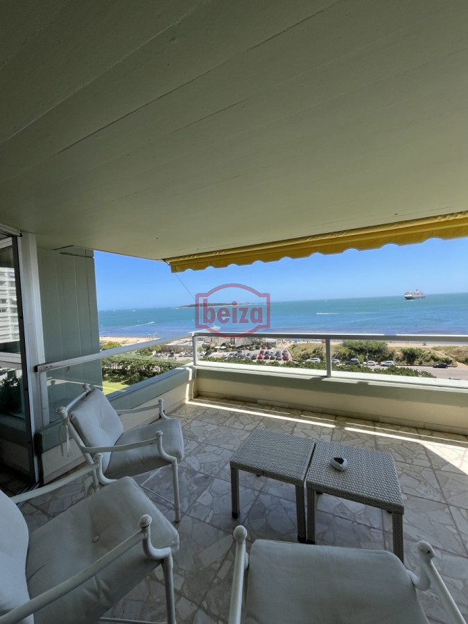 Apartamento ID.166073/En-alquiler-apartamento-de-3-dormitorios-con-amenities-y-vista-a-la-isla-y-los-dedos-garage-en-subsuelo-lavadero-mucama-piscina - Mansa frente al mar de 3 dormitorios y dependencia y parrillero