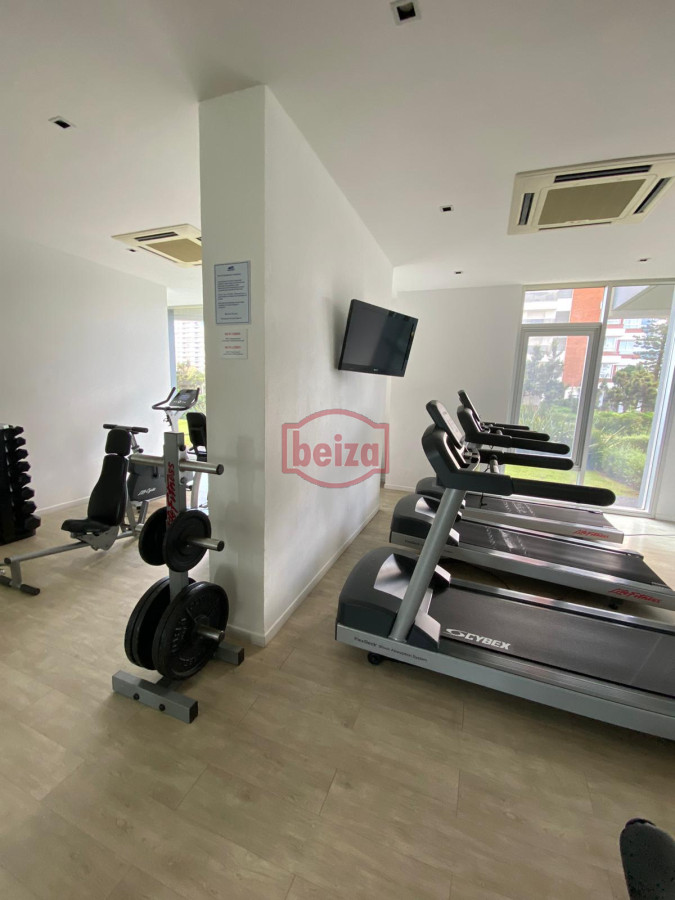 Apartamento ID.166583/Apartamento-en-Peninsula,-2-dormitorios-* - Hermoso apartamento de 3 dormitorios y 3 baños en playa Brava