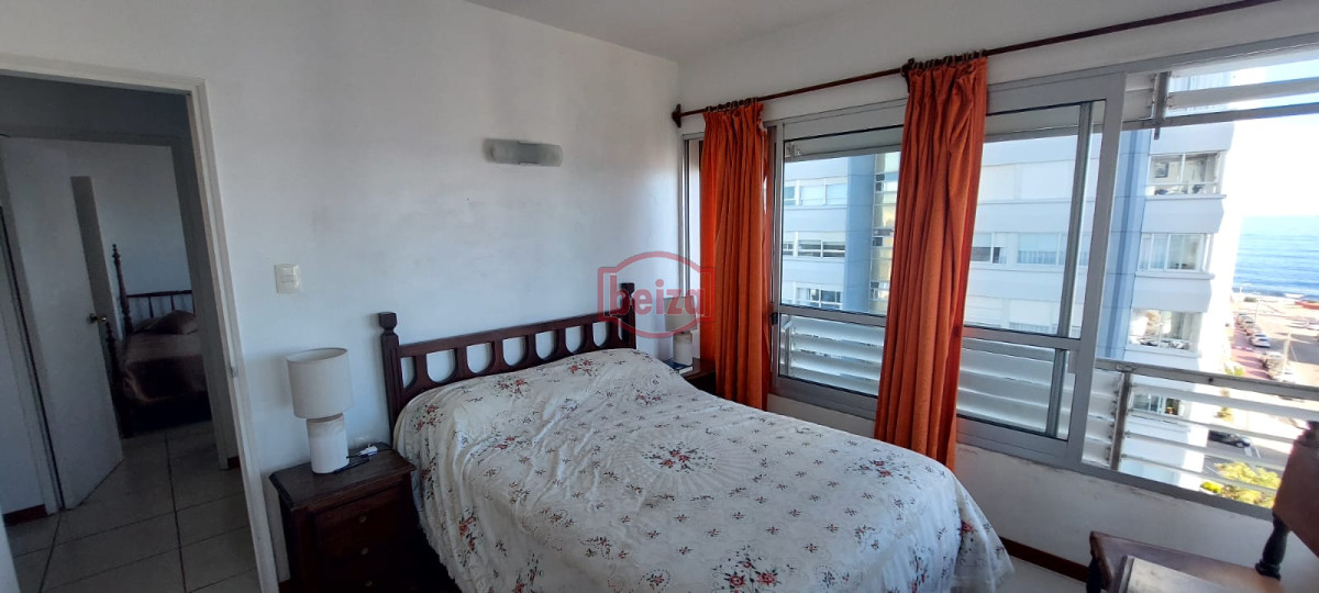 Apartamento ID.10757/Oportunidad-de-inversión-en-Punta-del-Este - A pasos del Puerto con buena vista a la Brava y a la Isla de lobos
