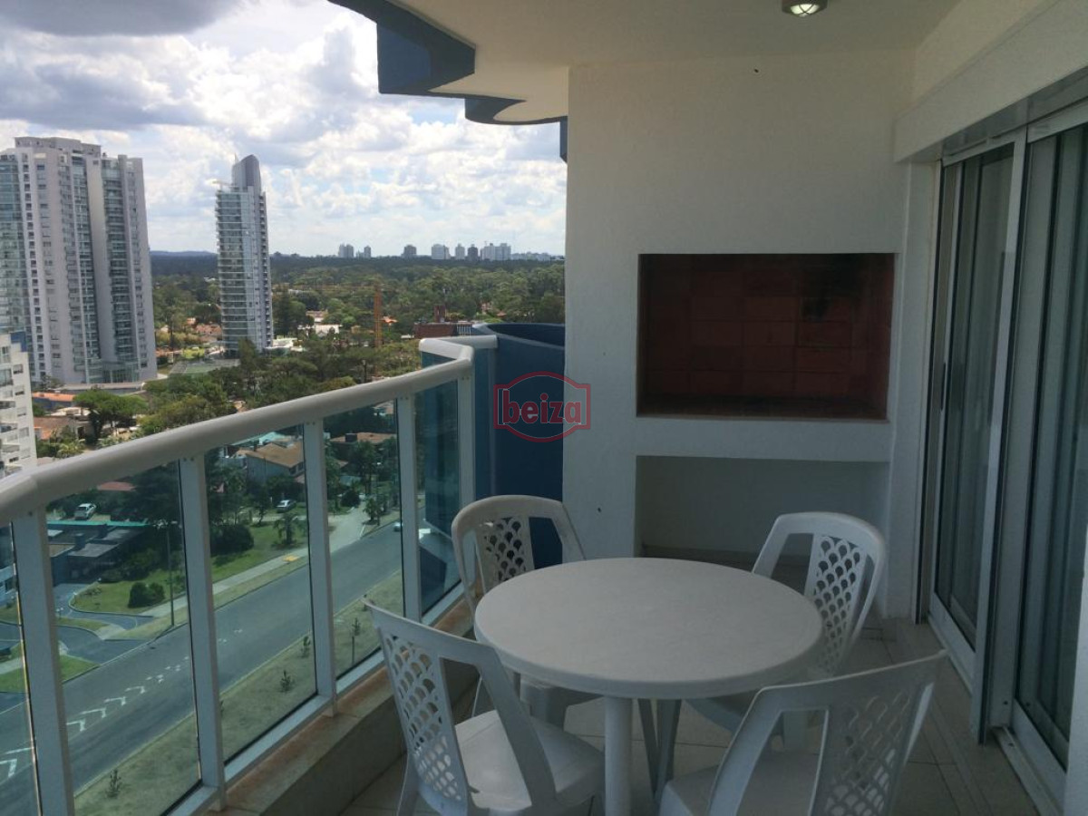 Apartamento ID.162909/VENTA-A-pasos-del-puerto--2-dormitorios-2-baños-con-garage - 2 Dormitorios y medio. Variedad de amenities.