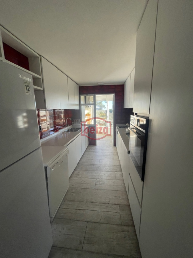 Apartamento ID.165432/Venta-de-apartamento-de-dos-dormitorios-en-Punta-del-Este - Venta apartamento 3 dormitorios más dependencia reciclado a nuevo