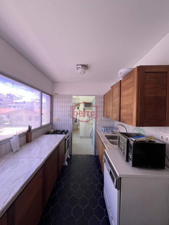 Apartamento ID.166043/Playa-Brava - Alquiler 3 dormitorios y dependencia