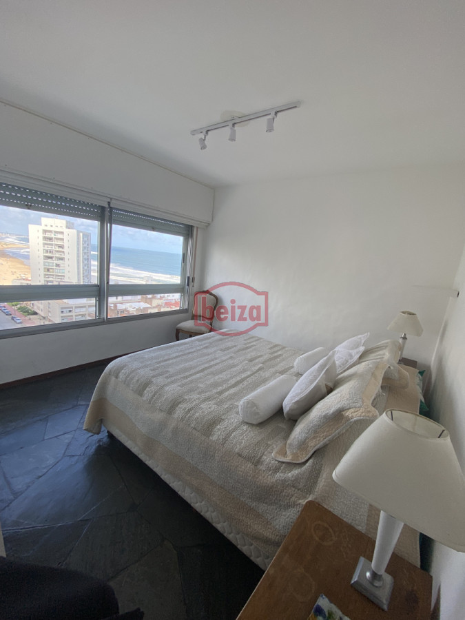 Apartamento ID.166679/Cómodo-y-agradable-apartamento,-muy-cerca-de-la-playa-Brava-al-final-de-la-Av.-Chiverta. - Apartamento en Península de 2 Dormitorios con vista al Mar