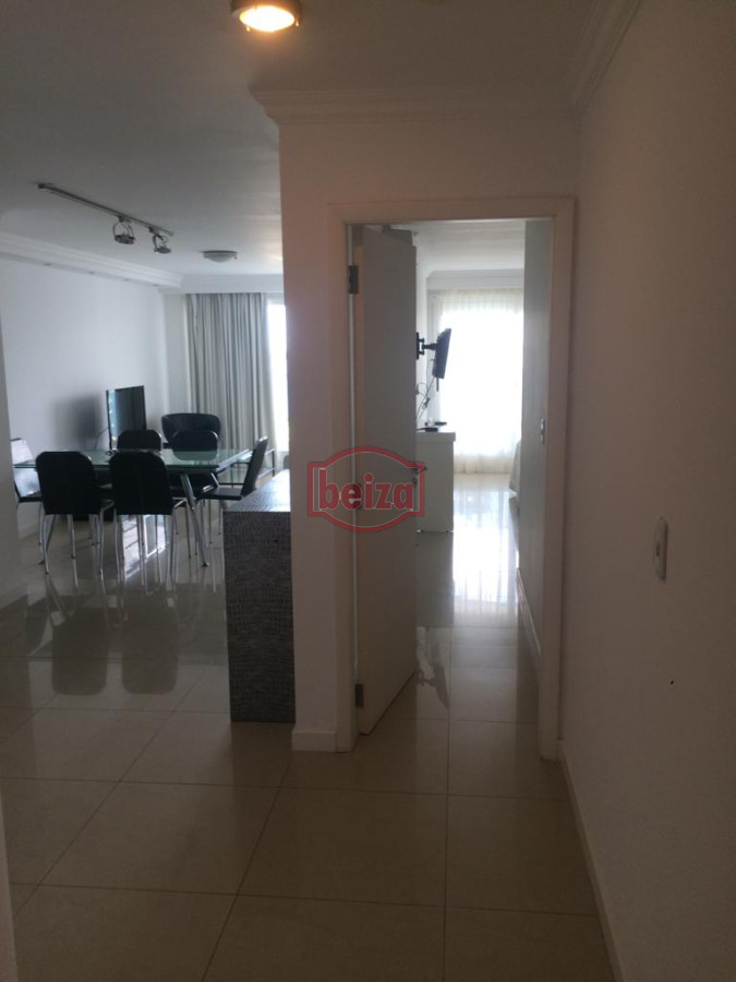 Apartamento ID.162909/VENTA-A-pasos-del-puerto--2-dormitorios-2-baños-con-garage - 2 Dormitorios y medio. Variedad de amenities.