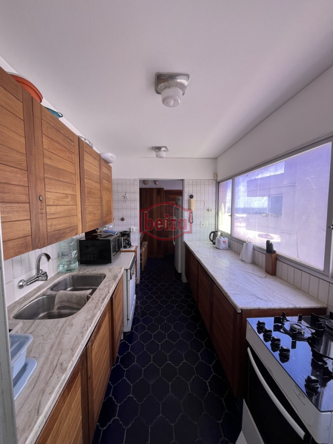 Apartamento ID.166043/Playa-Brava - Alquiler 3 dormitorios y dependencia