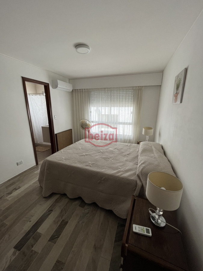 Apartamento ID.10563/Alquiler-anual-con-excelentes-amenities-y-garage-para-2-personas - Cerca del Puerto - Amplia terraza