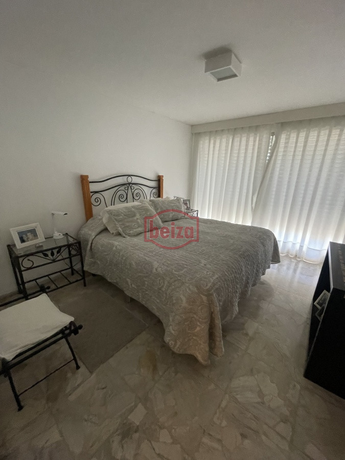 Apartamento ID.20249 - Frente al Mar en Playa Mansa – 3 Dormitorios con Vista Única