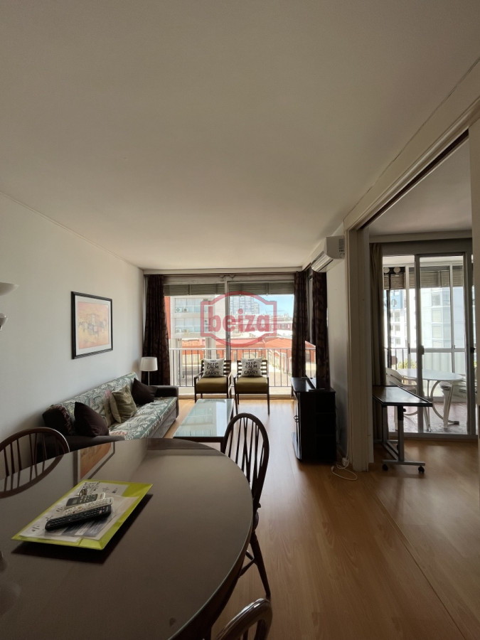 Apartamento ID.165955/A-pasos-del-Puerto-y-a-metros-de-la-plaza-Artigas - Apto de 1 dormitorio*