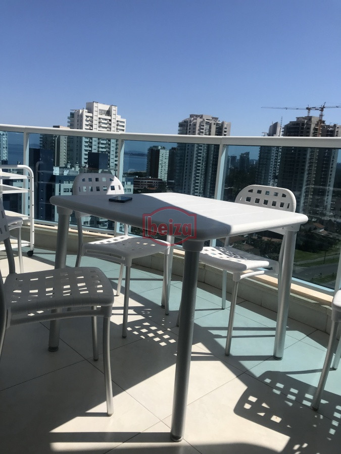 Apartamento ID.163760 - Playa Mansa - 2 Dormitorios en suite. Gran variedad de amenities