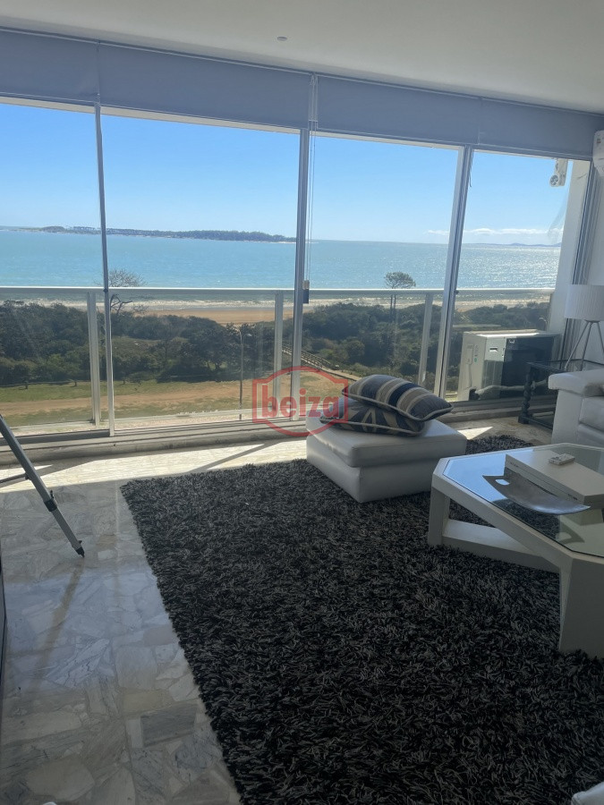 Apartamento ID.20249 - Frente al Mar en Playa Mansa – 3 Dormitorios con Vista Única