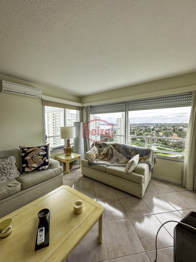 Apartamento ID.166400/Espectacular-apartamento-en-el-corazón-de-punta-del-este - Excelente departamento 
