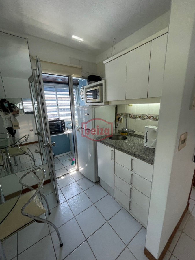 Apartamento ID.164667/dos-dormitorios-en-Roosevelt - un dormitorio frente al mar