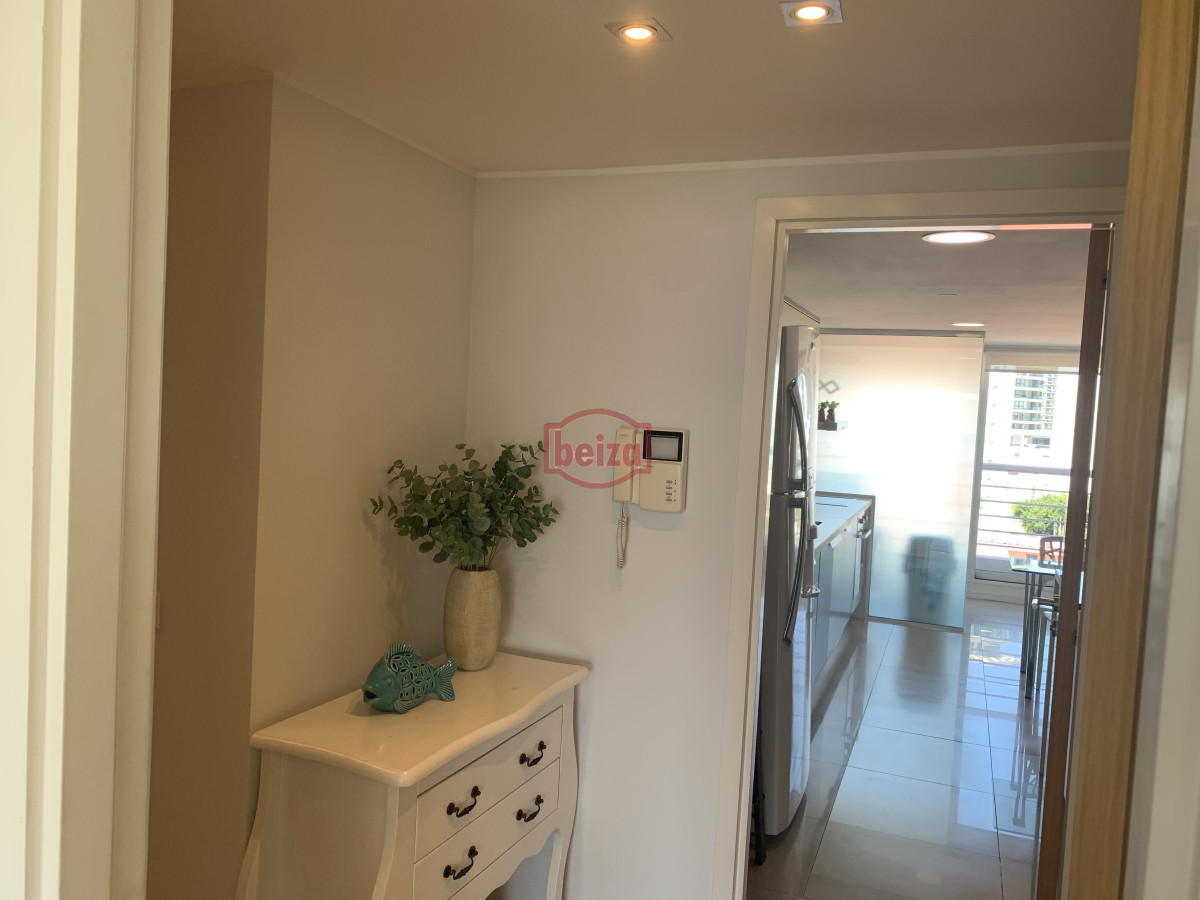 Apartamento ID.166885 - Venta apartamento 3 dormitorios mas servicio playa mansa