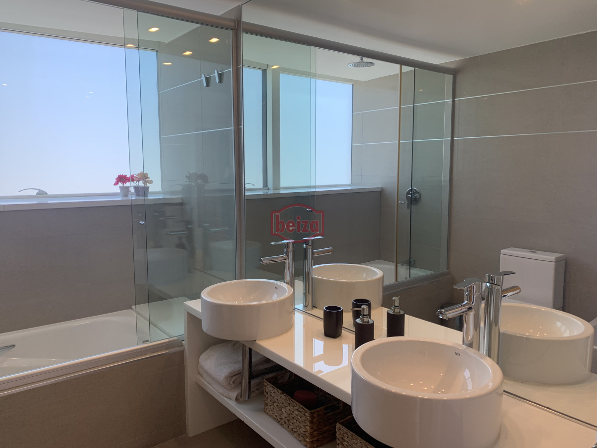 Apartamento ID.166885 - Venta apartamento 3 dormitorios mas servicio playa mansa