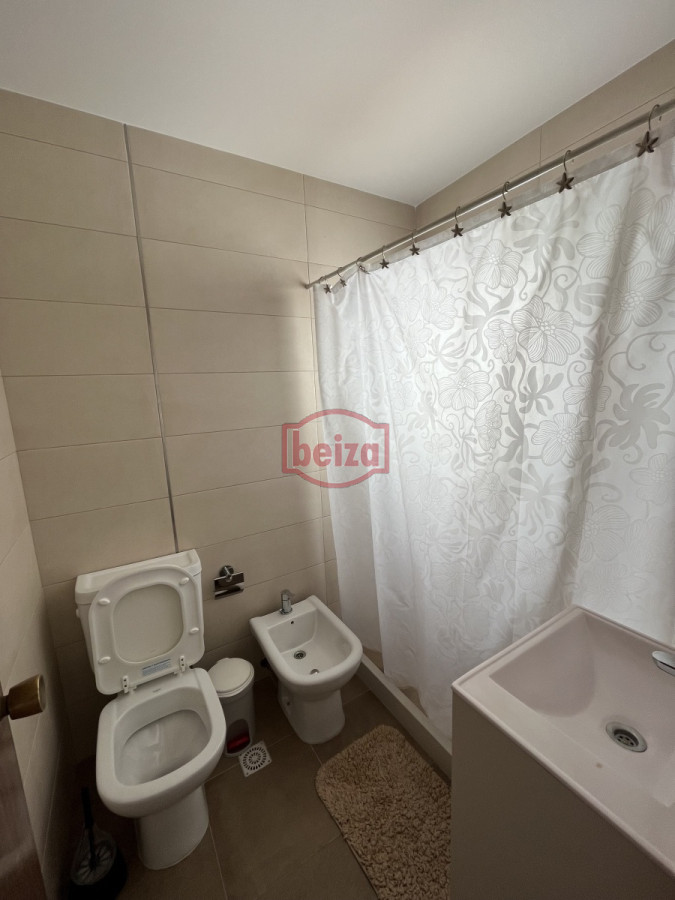 Apartamento ID.10563/Alquiler-anual-con-excelentes-amenities-y-garage-para-2-personas - Cerca del Puerto - Amplia terraza