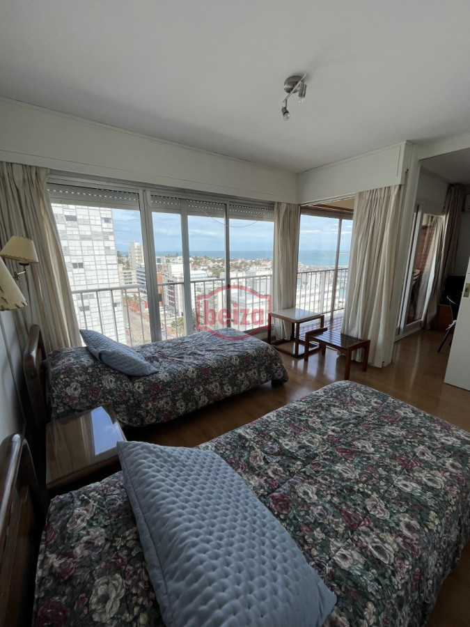 Apartamento ID.10446/Apartamento-de-3-dormitorios-en-el-Puerto - A metros del puerto muy próximo a plaza de los artesanos