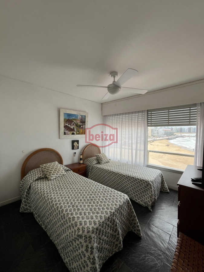 Apartamento ID.166043/Playa-Brava - Alquiler 3 dormitorios y dependencia