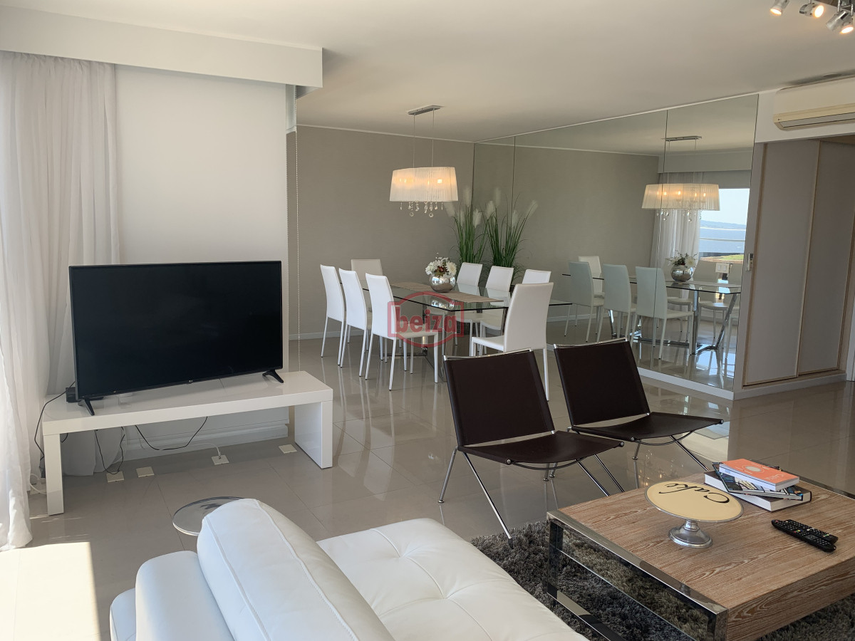 Apartamento ID.166885 - Venta apartamento 3 dormitorios mas servicio playa mansa